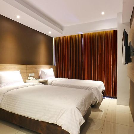 Kampioen Bed & Breakfast Bandung Exterior photo
