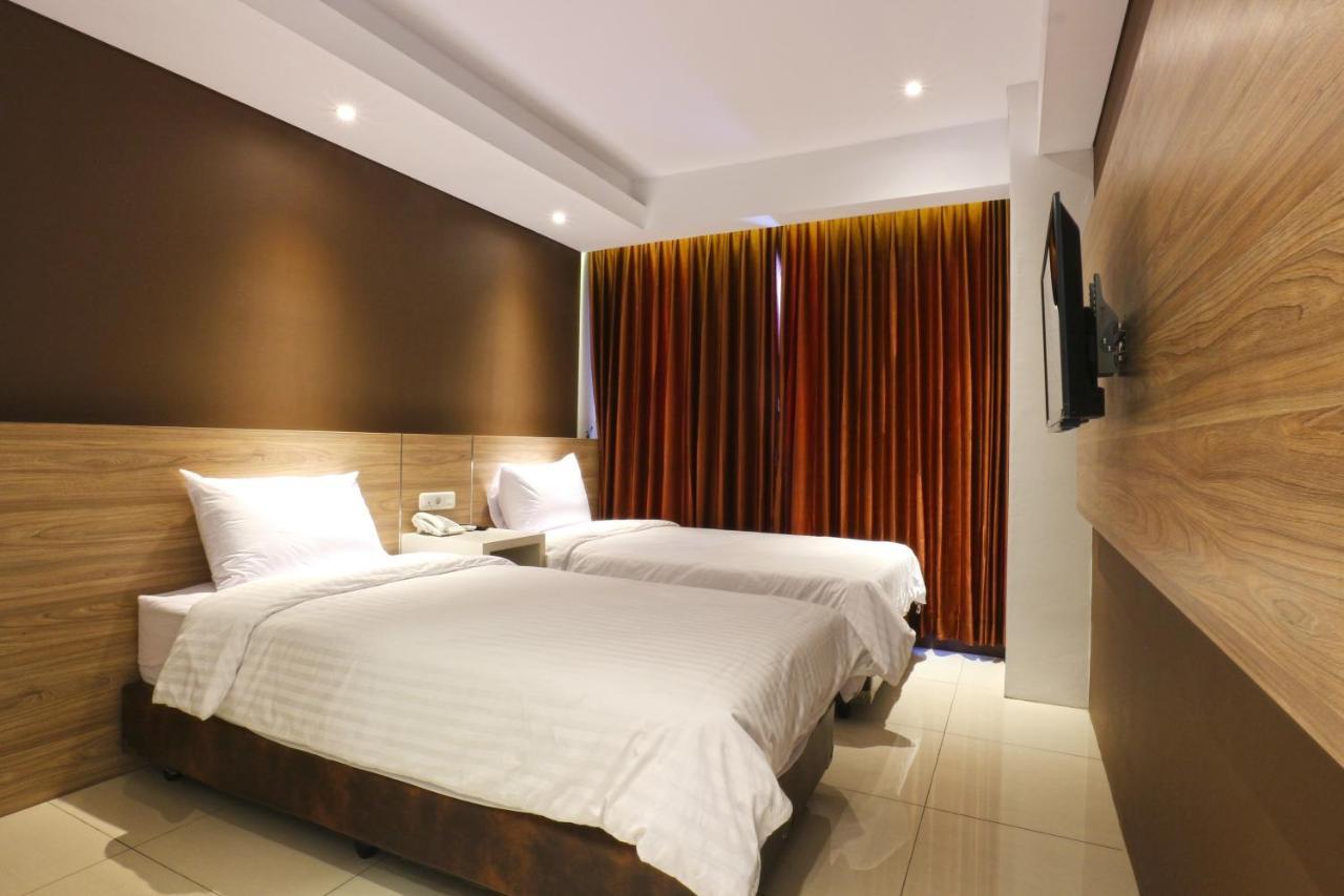 Kampioen Bed & Breakfast Bandung Exterior photo