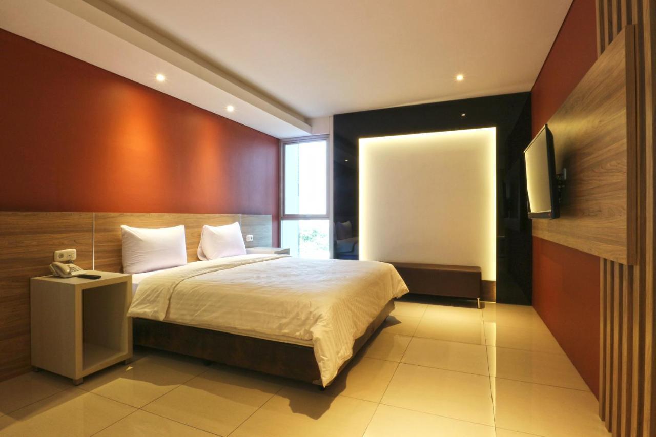 Kampioen Bed & Breakfast Bandung Exterior photo