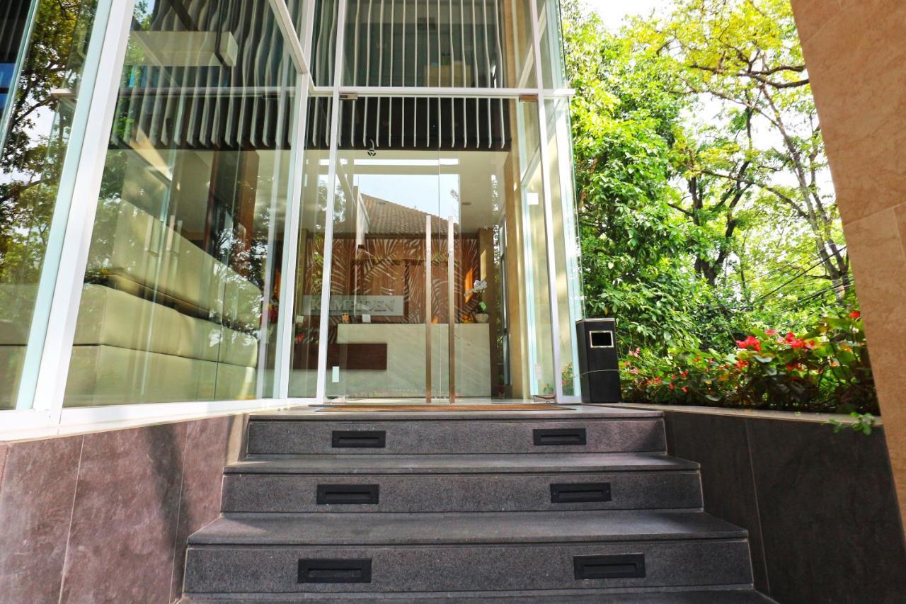 Kampioen Bed & Breakfast Bandung Exterior photo