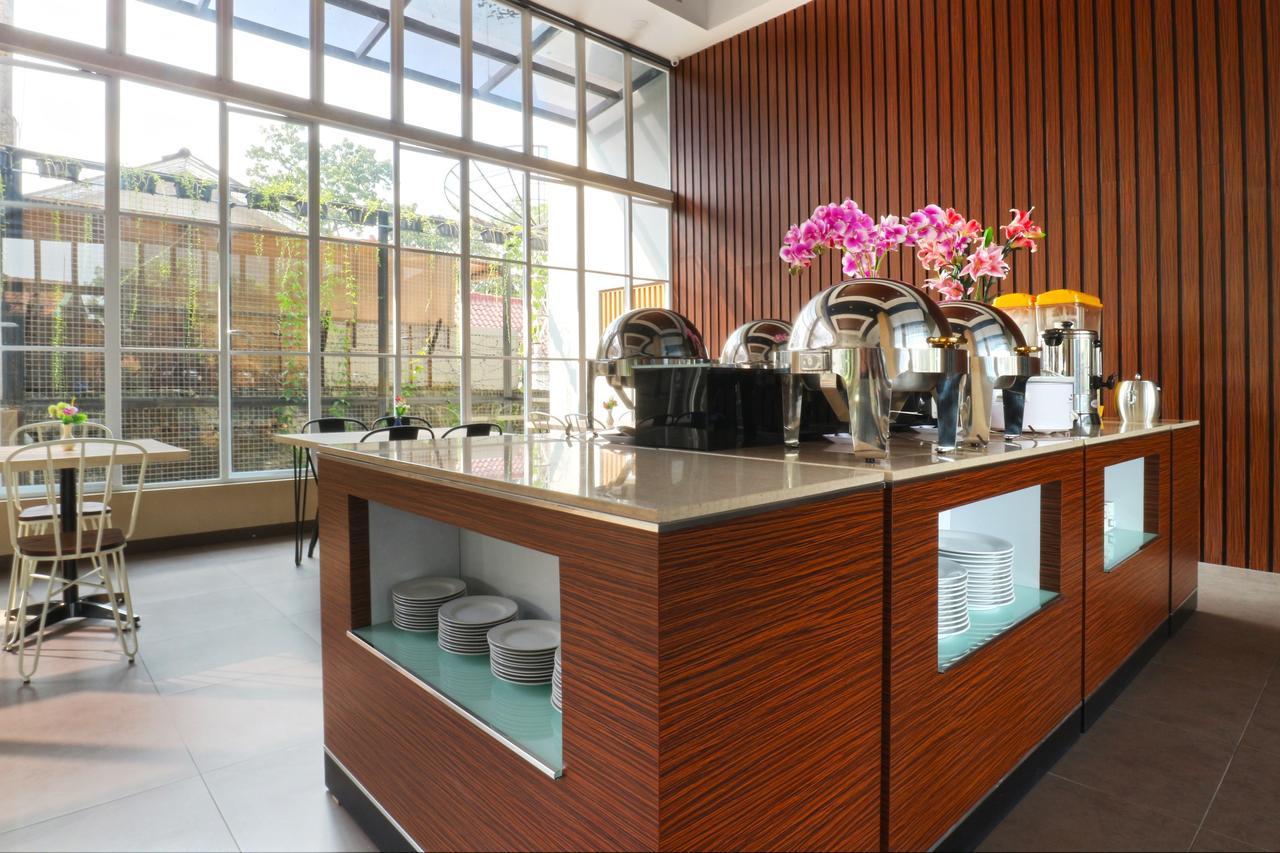 Kampioen Bed & Breakfast Bandung Exterior photo